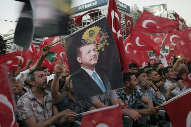 Ердоган влада потезом пера